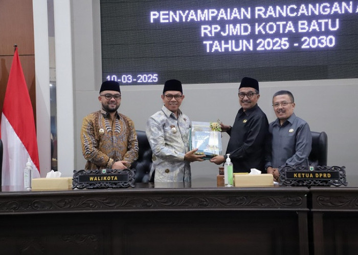 Rapat Paripurna DPRD, Pemerintah Kota Batu Sampaikan Rancangan Awal RPJMD Tahun 2025-2030