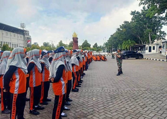 TNI Hadir di Sekolah: Babinsa Kepuharjo Cetak Siswa Disiplin dan Cinta NKRI