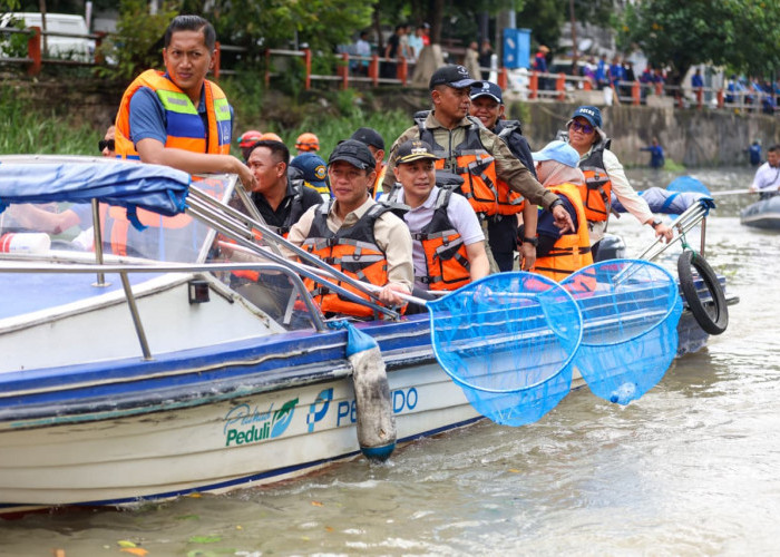 Surabaya Barometer Nasional, Menteri LH Puji Pengelolaan Sampah Setara Kota Global dalam Aksi Resik Kalimas