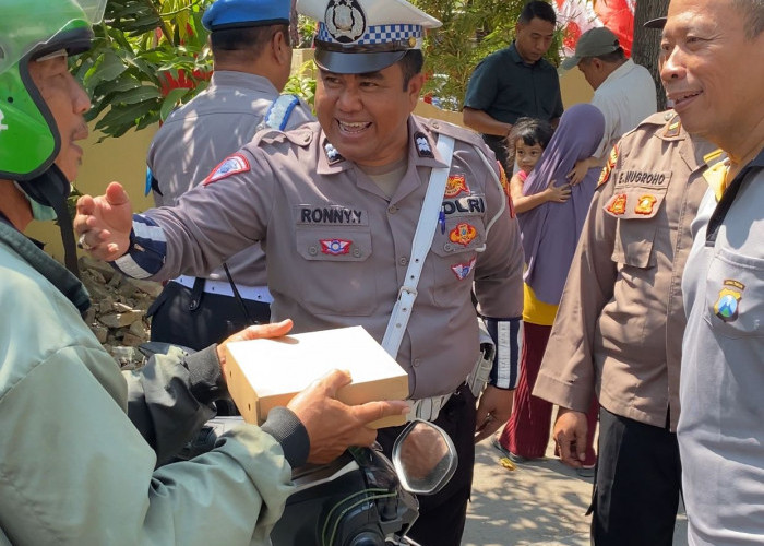 Polsek Simokerto Lakukan Pendekatan Humanis dalam Penegakan Hukum Lalu Lintas