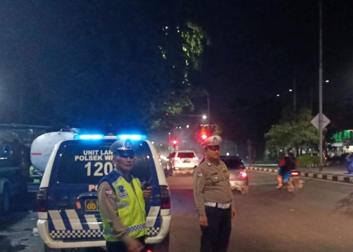 Polsek Wiyung Gelar Patroli Blue Light, Jaga Keamanan Warga Malam Hari