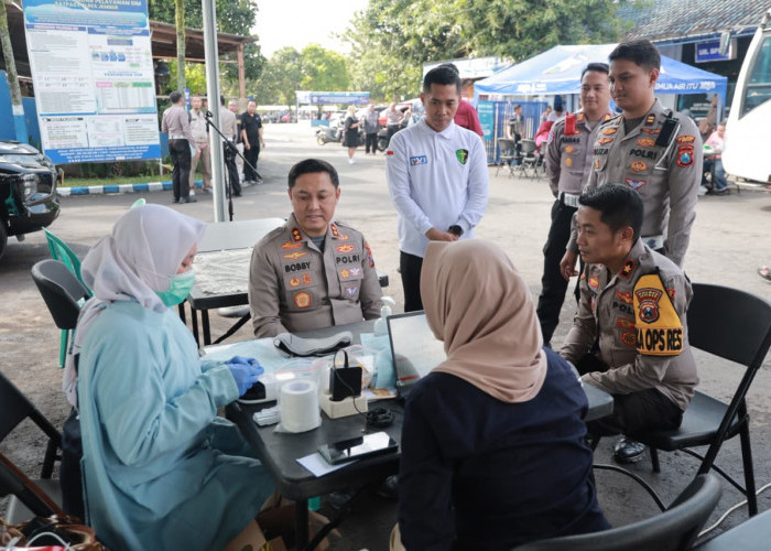 Rayakan HUT Ke-70, Satlantas Polres Jember Ajak Masyarakat Donor Darah dan Cek Kesehatan Gratis