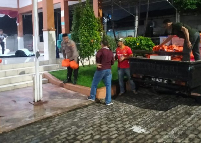 Puting Beliung Driyorejo, Polres Gresik dan BPBD Bantu 115 Rumah Warga Terdampak