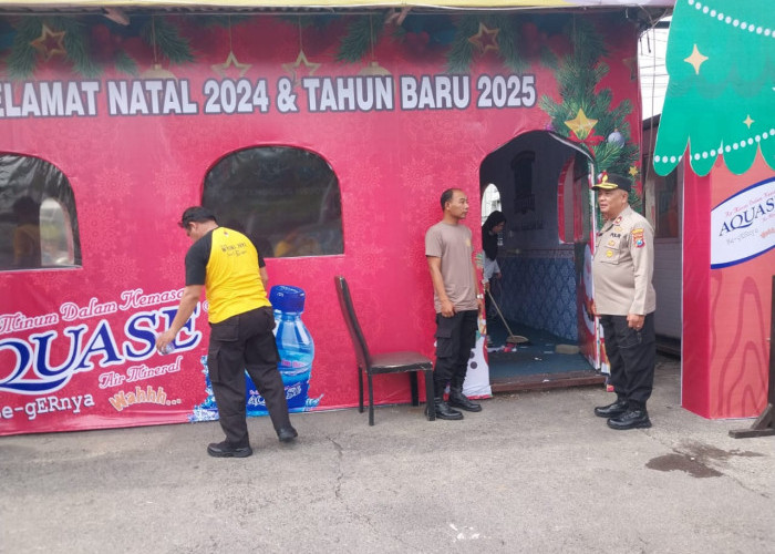 Kapolsek Tenggilis Mejoyo Pimpin Aksi Bebersih, Pastikan Natal dan Tahun Baru Aman Kondusif