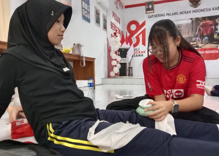 Latihan di Markas PMI Jember, PMR Prasmada SMAN 2 Jember Siap Rebut Tahta Juara Amerta 2026