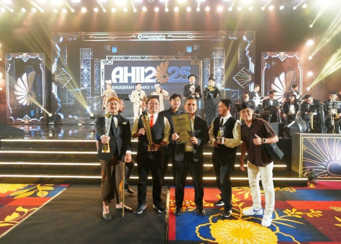 Imigrasi Surabaya Raih Juara Umum Anugerah Humas 2025 di Bandung