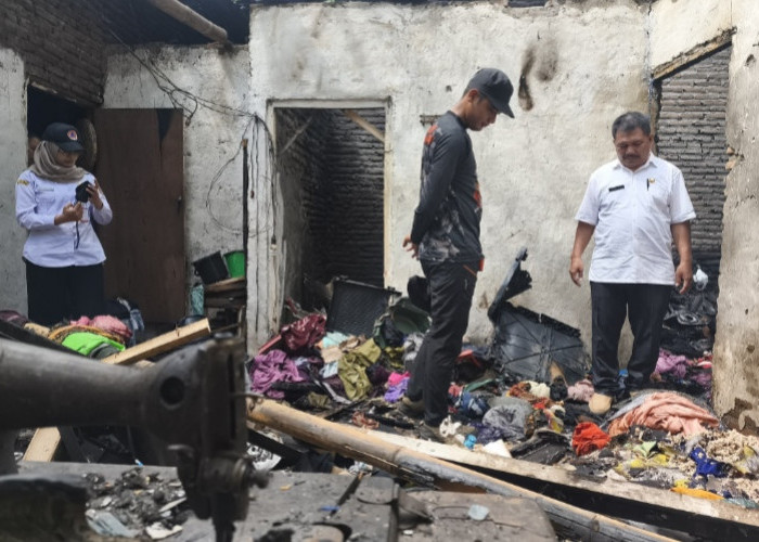 BPBD Jember Gercep Hadir dan Beri Bantuan kepada Korban Kebakaran