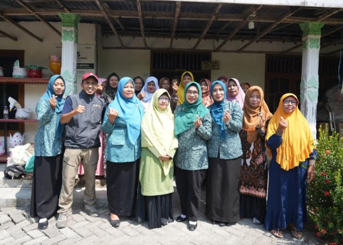 Ketua TP PKK Bojonegoro Kunjungi Pos Komunitas Mapak Desa Semenkidul