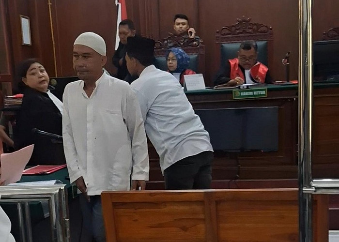 Mustakim dan Mohammad Mokrim Divonis 1 Tahun 3 Bulan Penjara Akibat Terima Gadai Mobil Rental 