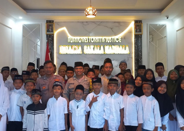 Polsek Karangpilang Ajak Doa Bersama untuk Pilkada Damai, Santuni Anak Yatim sebagai Bentuk Kepedulian