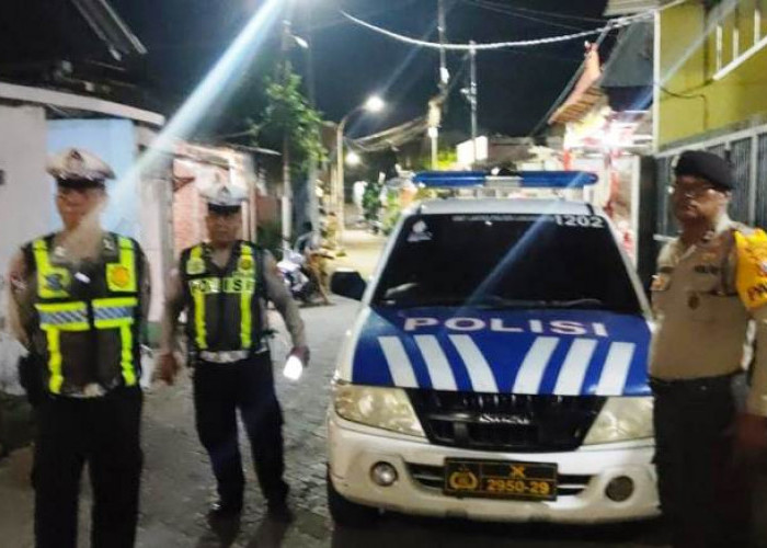 Patroli Kota Presisi Polsek Lakarsantri Sasar Pemukiman Padat di Lidah Wetan Surabaya