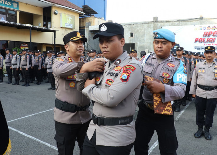 Kapolres Pelabuhan Tanjung Perak Pimpin Apel Polisi RW, Tekankan Peran Sebagai Ujung Tombak Kamtibmas