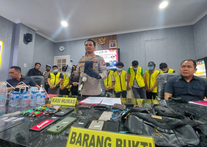 Kampung Narkoba Jalan Kunti Digerebek Satreskoba Polrestabes Surabaya :  Pengawas dan 10 Pelanggan Diringkus 