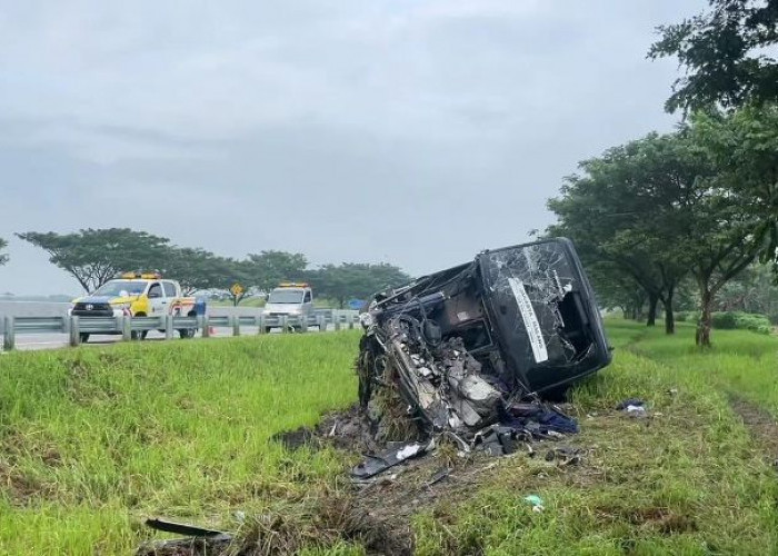 Bus Indorent Jakarta–Malang Terguling di Tol Ngawi KM 566, 1 Tewas dan 32 Luka