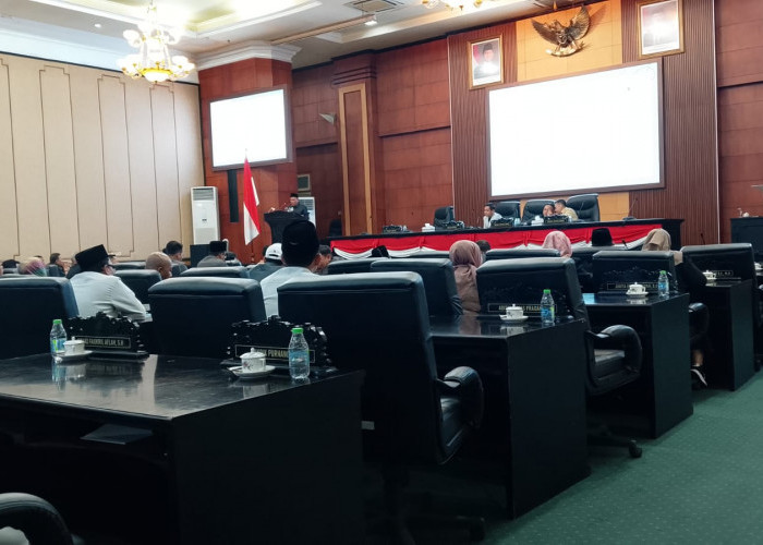 Paripurna DPRD Jombang, Bupati Paparkan Kinerja Belanja dan Strategi Genjot PAD
