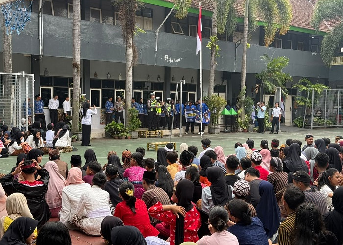 Satlantas Polres Jember Sosialisasikan Operasi Patuh Semeru 2026 ke Siswa SMPN 2