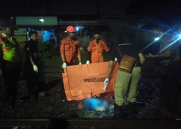 Tragis! Lansia Bratang Gede Tewas Tertabrak Kereta Api di Ngagel Rejo, Tubuh Terbagi Dua