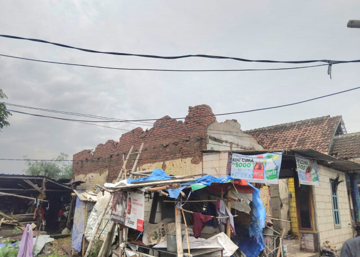 Enam Rumah Warga Rusak Diterjang Puting Beliung