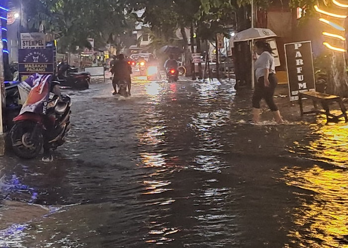 Banjir Surabaya yang Meluas, Ini Kata Wali Kota Surabaya Eri Cahyadi