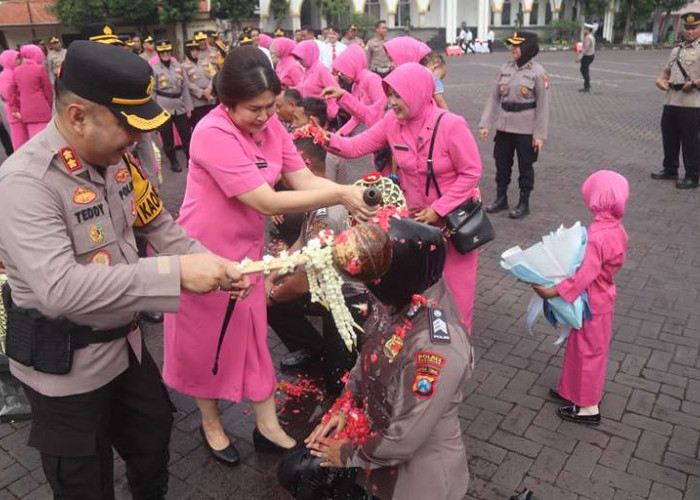 Kapolres Pasuruan Pimpin Sertijab, Kenaikan Pangkat, dan Wisuda Purnabakti