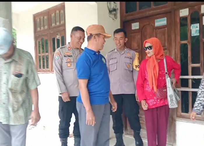 Aksi Peduli Polres Gresik, Evakuasi Nenek Sebatang Kara yang Depresi