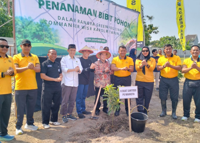 Green Policing, Polres Kediri Tanam Puluhan Bibit Pohon Buah di Pondok Nurul Hakim Plemahan