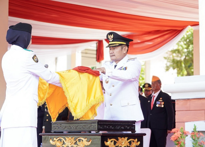 Pengibaran Sang Merah Putih di Lamongan Berhasil dan Lancar