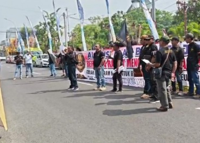 Bubarkan Dapur MBG Terpusat, Warga Lamongan Desak Libatkan Kantin dan UMKM