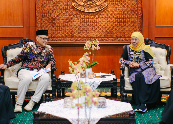 Gubernur Khofifah Terima Kunker Menteri Haji dan Umroh RI di Grahadi: Insya Allah Kuota Jamaah Haji Asal Jatim