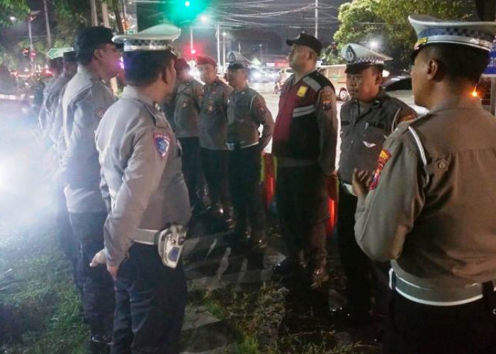 Personel Gabungan Polsek Rungkut Gelar Apel Serah Terima di Pos Pam MERR Jelang Lebaran 2026