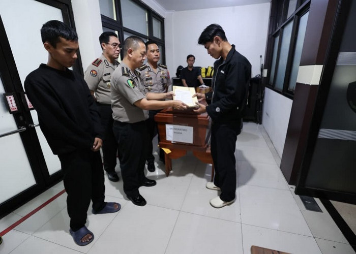 Sopir Trailer Korban KMP Mutiara Sentosa II Tinggalkan Istri Hamil Delapan Bulan