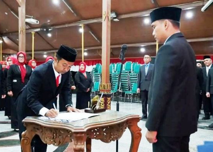 Kukuhkan 87 Kepala Sekolah Baru, Bupati Bangkalan Minta Jadi Pendidik Berdedikasi