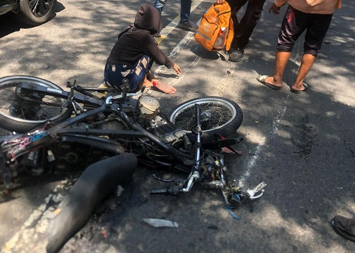 Kecelakaan di Ngagel,  Motor Tabrak Mobil Akibatkan Pemotor Tewas