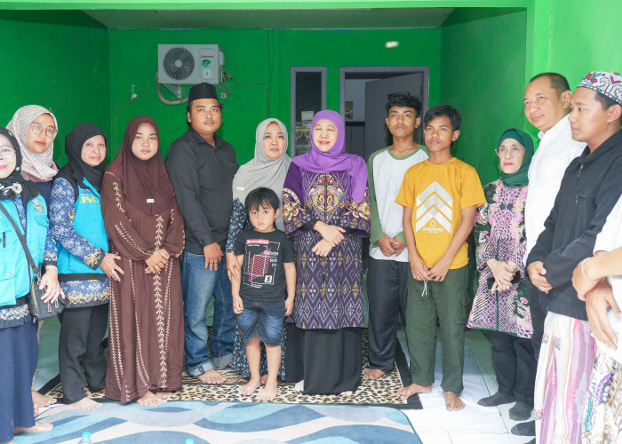 Gubernur Khofifah Takziah ke Keluarga Korban KM Virgo Transport 8