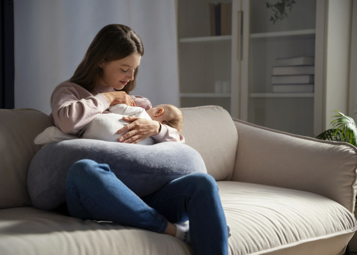 7 Tips Merawat Bayi Baru Lahir untuk Ibu dan Ayah Baru