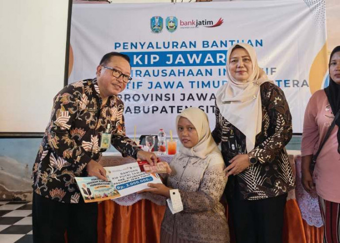 Dukung Ekonomi Akar Rumput, 100 Pelaku UMKM Situbondo Terima Bantuan KIP Jawara Rp 3 Juta