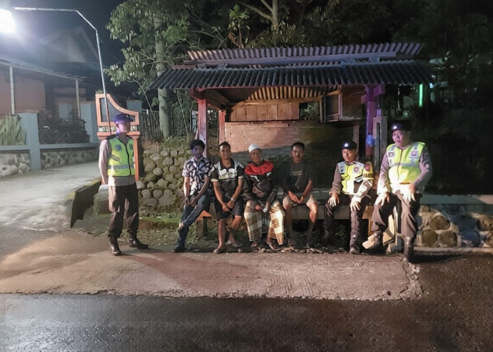 Polisi Ngawi Gelar Patroli, Sasar Titik Rawan dan Ciptakan Situasi Aman di Pitu