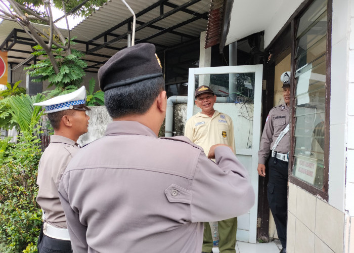 Polsek Tandes Jalin Kedekatan, Satpam Darmo Indah Timur Jadi Sasaran Patroli Humanis