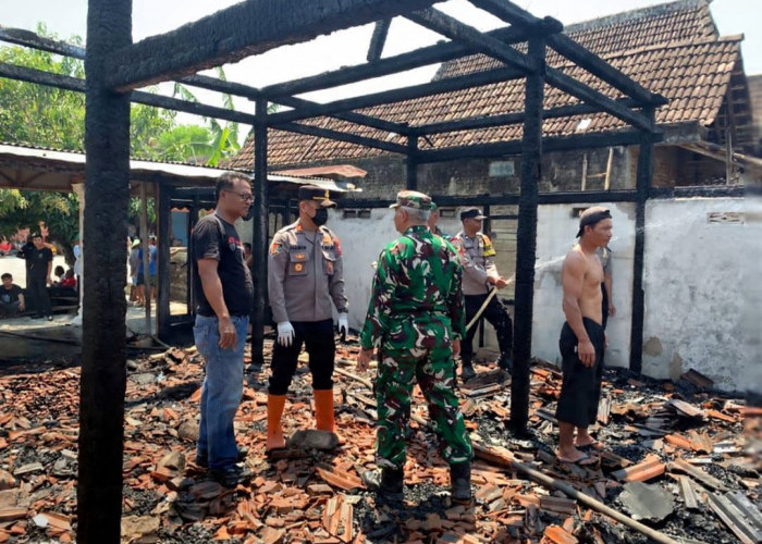 Korsleting Kipas Angin Picu Kebakaran Rumah di Paron, Polisi Bersama TNI dan Warga Sigap Padamkan Api