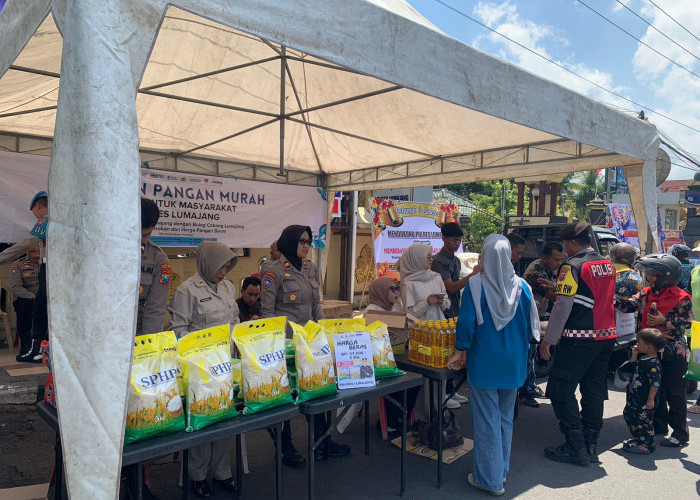 Gerakan Pangan Murah Polres Lumajang Bikin Warga Antusias Beli Beras, Minyak, dan Gula