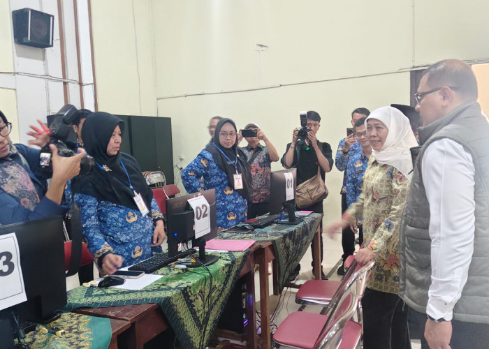 Khofifah Pastikan SPMB Berjalan Tertib, Beasiswa Sekolah Swasta Jadi Solusi Keterbatasan Kuota Negeri