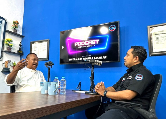 Pers Harus Mengambil Posisi yang Tegas, Ketua PWI Jatim Lutfil Hakim Bicara Panjang Lebar di Podcast 