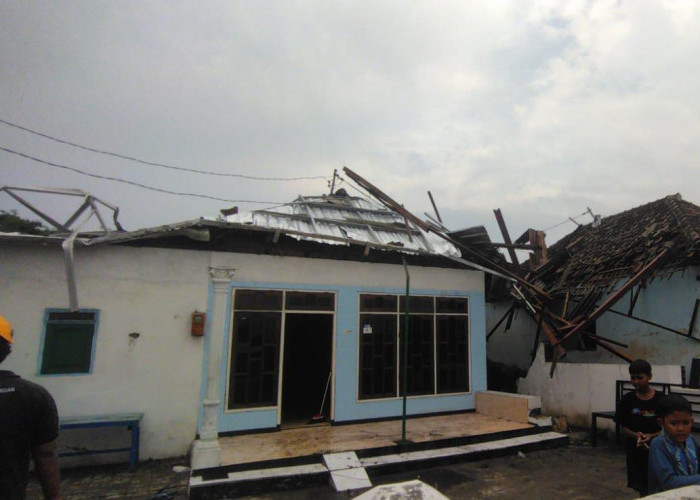 Puting Beliung Terjang Tiga Kecamatan di Pasuruan
