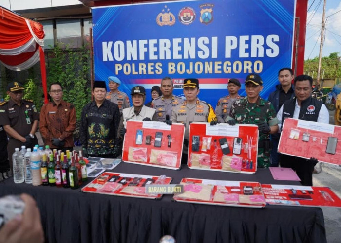 Polres Bojonegoro Bongkar Jaringan Peredaran Sabu dan Ganja, 13 Tersangka Dibekuk