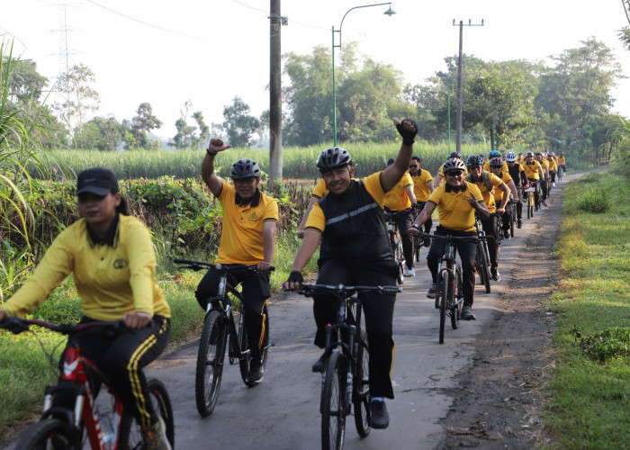 Gowes Ceria, Personel Polres Kediri Jaga Kebugaran di Tengah Tugas
