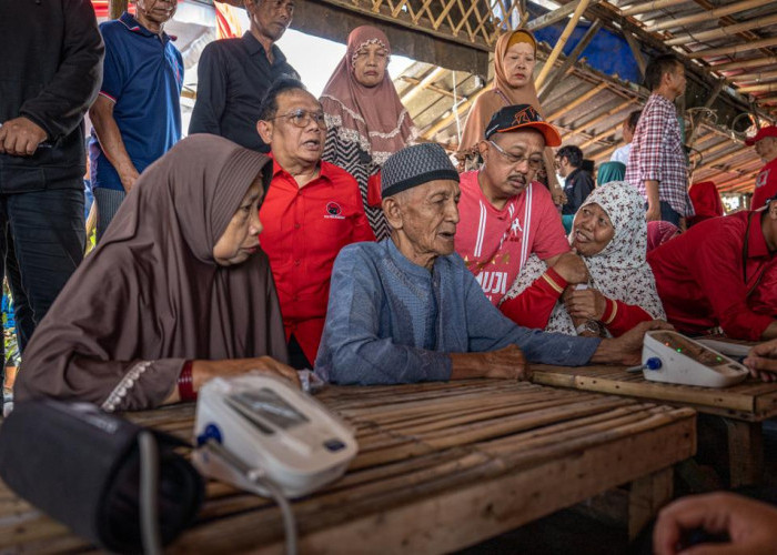 Meriah dan Antusias, Ribuan Warga Surabaya Ikuti Pengobatan Kapal Laksamana Malahayati