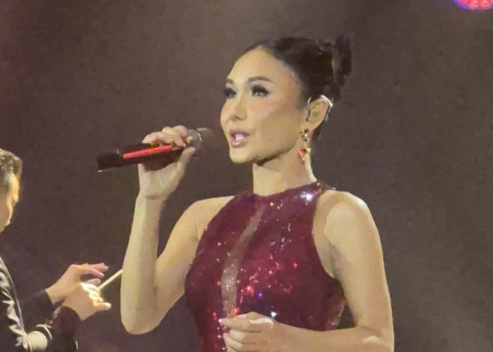 Yuni Shara Rayakan 35 Tahun Berkarya Lewat Konser 3553 di Surabaya