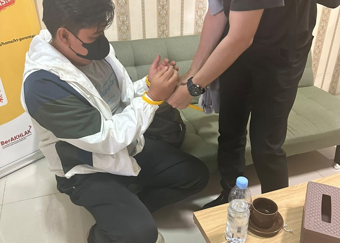 Buron 8 Tahun, Terpidana Fidusia Ditangkap Tim Tabur Kejari Surabaya Saat Isi BBM