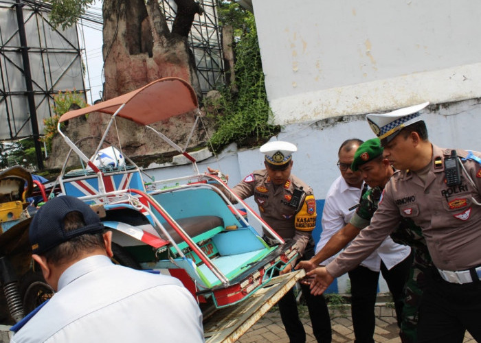 Belasan Becak Motor di Pasuruan Dirazia dalam Operasi Keselamatan Semeru 2025