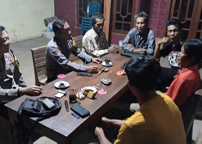 Cegah Karhutla di Ngawi, Polsek Sine Sosialisasi Bahaya Pembakaran Lahan ke Masyarakat 